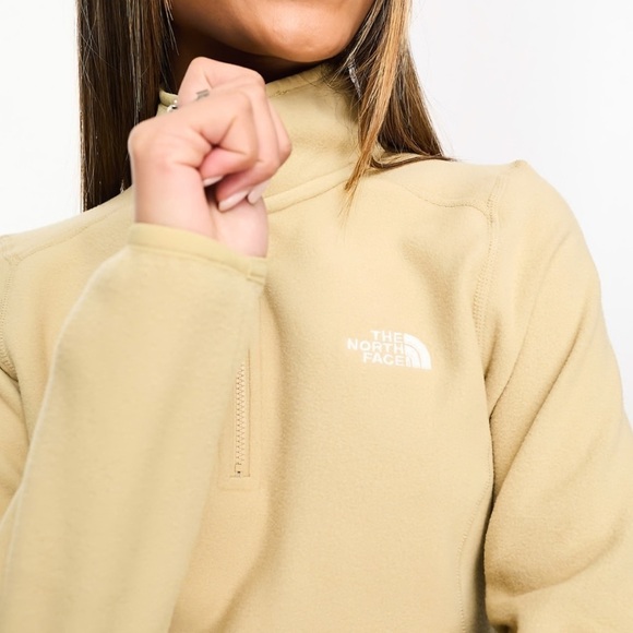 The North Face Fleece Pullover - Picture 2 of 5